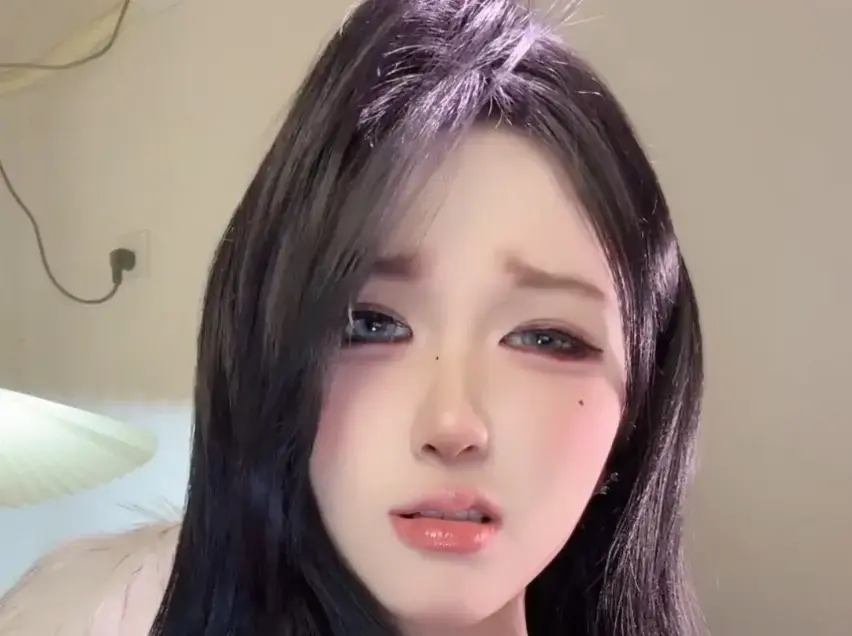 《阿黑颜系列vlog》相关资源图片