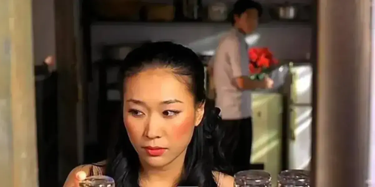 《爱的色放》-2001年韩国经典电影，朴在浩执导-偷窥与禁忌之恋，光州事件背景-未删减高清，中文字幕免费看