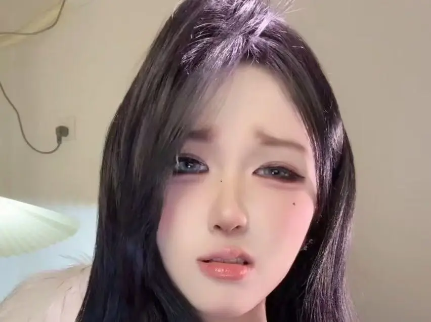 《阿黑颜系列 vlog》全季无删减免费获取-暗黑美学视觉暴击-表情包世界浪漫失控