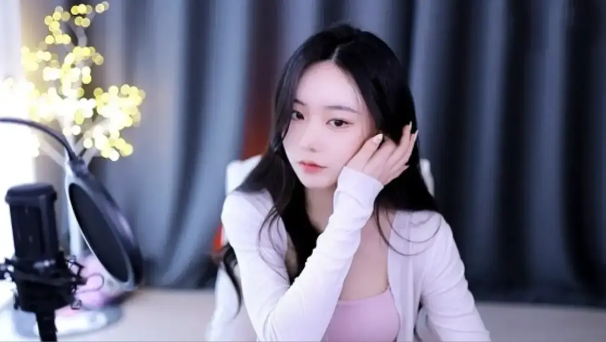 《糖心少女Vlog唐伯虎系列全纪录》首发—高清呈现身材写真和幕后花絮—免下载免费观看 糖心少女Vlog唐伯虎系列持续更新