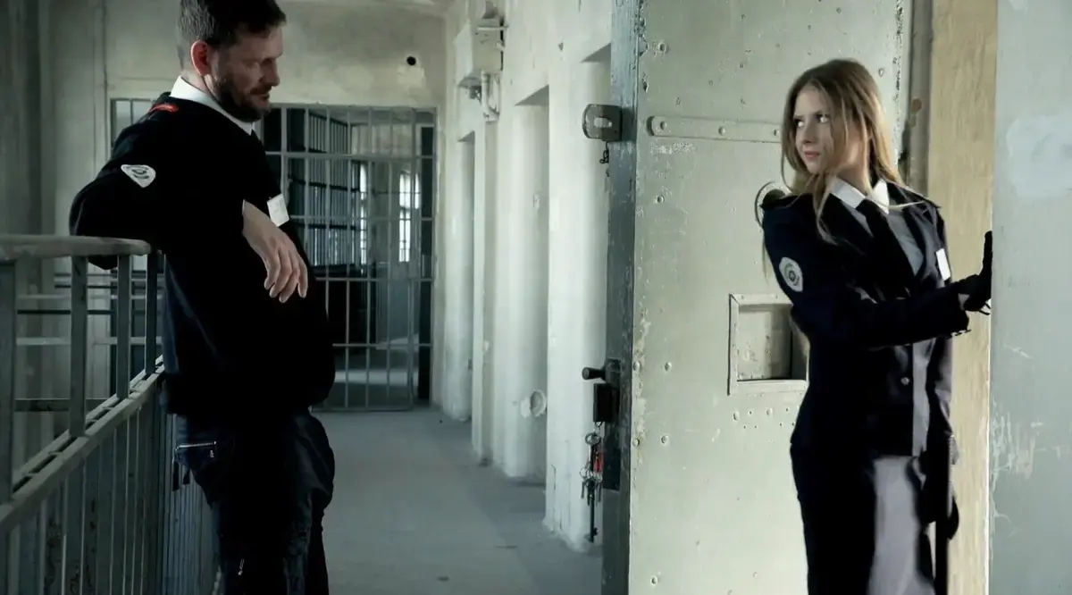 《高压监狱》相关资源图片