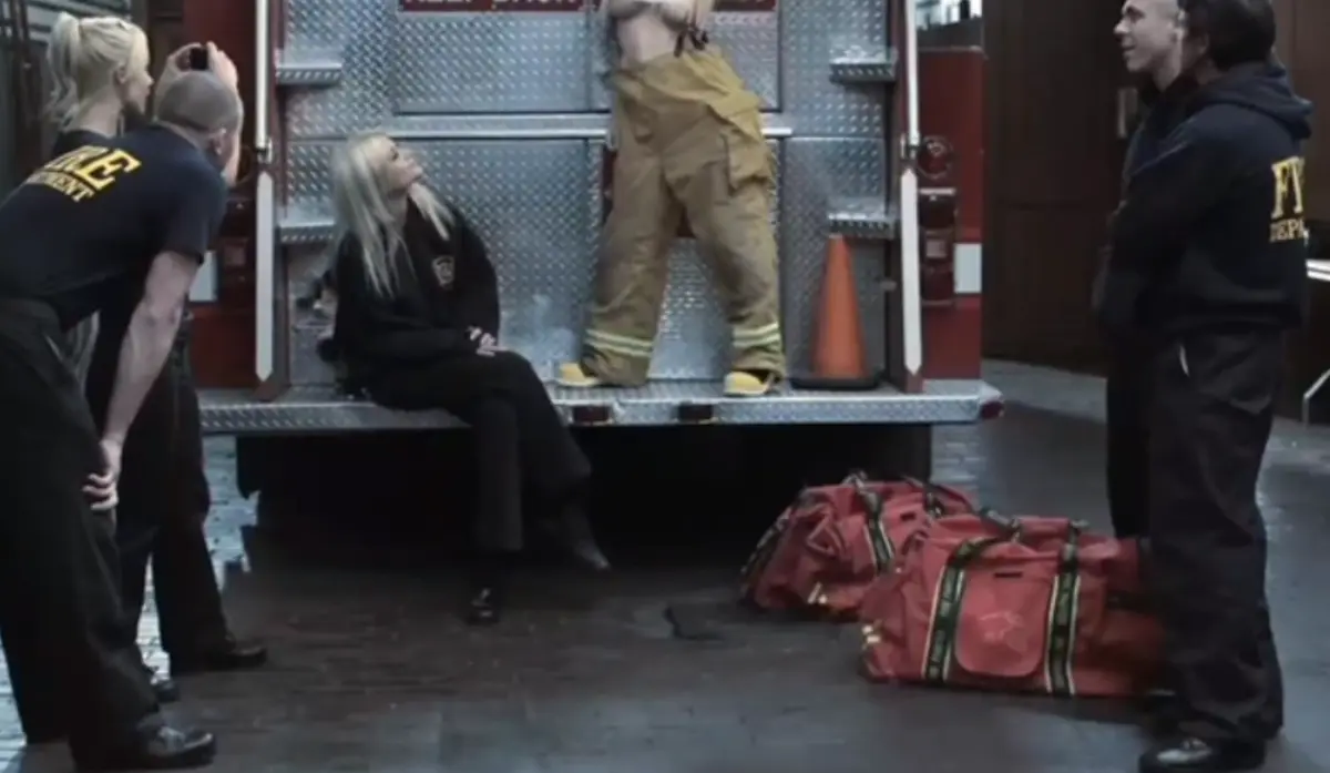 《灭火宝贝2》法版1080P高清无删减播放-满天星啄木鸟电影全集免费看-灭火宝贝2第三季在线观看完整版