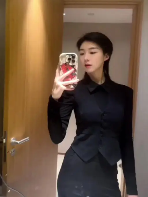《台球女孩王思诺》相关资源图片