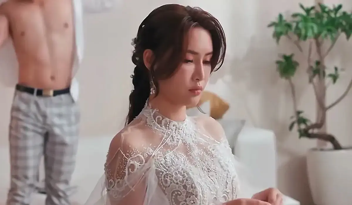 再看《苏畅-小凤新婚》，艾熙老师呈现无剪切的极致剧情，1080P高清播放 — 无广告干扰，流畅不卡顿在线观看 — 《苏畅-小凤新婚》香港爱情标杆，长期可看无后顾之忧