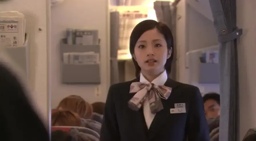 免费在线观看日本经典电影《空姐丑闻》，HD中字高清无删减-《空姐丑闻》网盘资源免费获取，流畅不卡顿-蜜桃影院