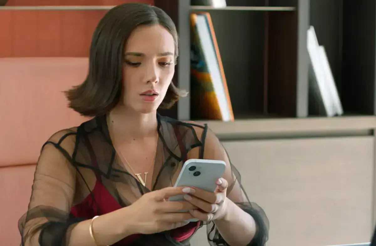 《安娜的秘密》1080P高清画质播放 - 双女主卷入人生风暴，揭开尘封过往与隐藏身份背后的神秘面纱！
