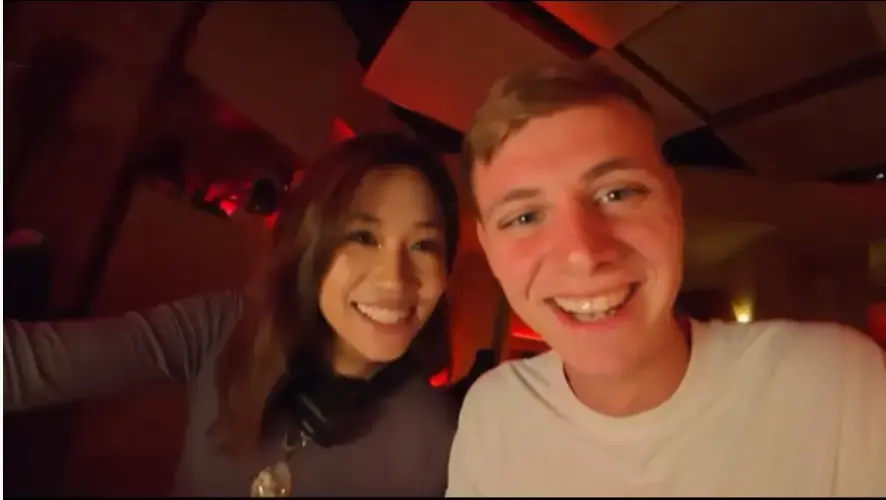 免费看《西安麻辣烫女孩陈雨婷》4K未删减原视频，博主搭讪精彩内容，HD高清画质流畅不卡顿！